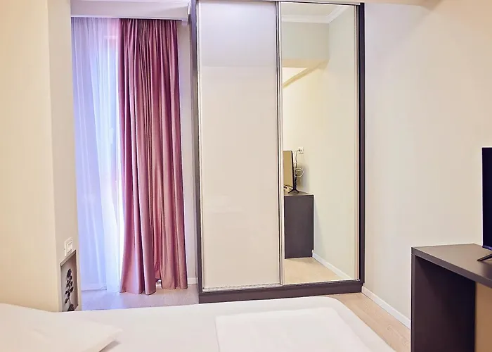 Alexis Neversea Daire Köstence